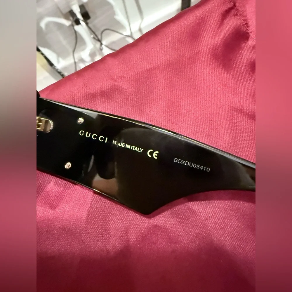 Gucci Sunglasses GG0956S - Picture 8 of 13